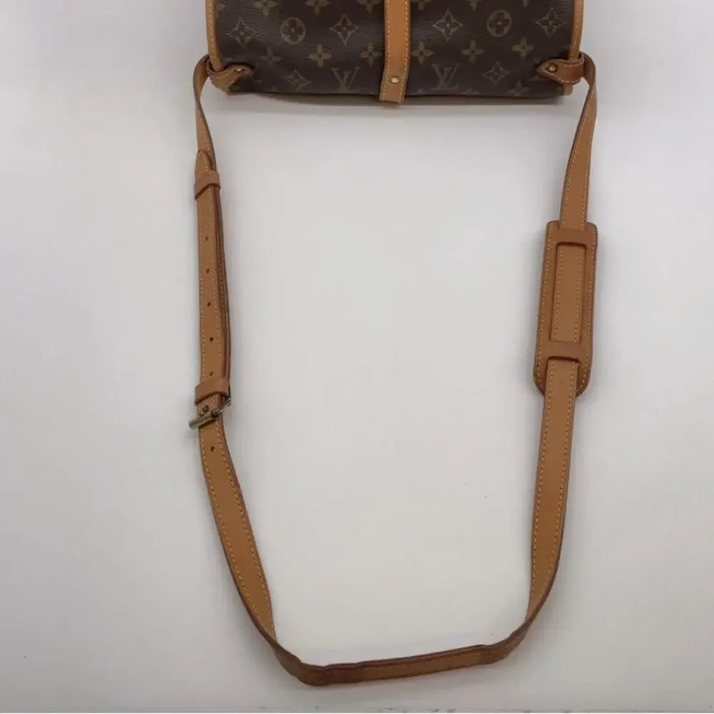 💎✨AUTHENTIC✨💎LV Saumur 30 Crossbody with Dust bag